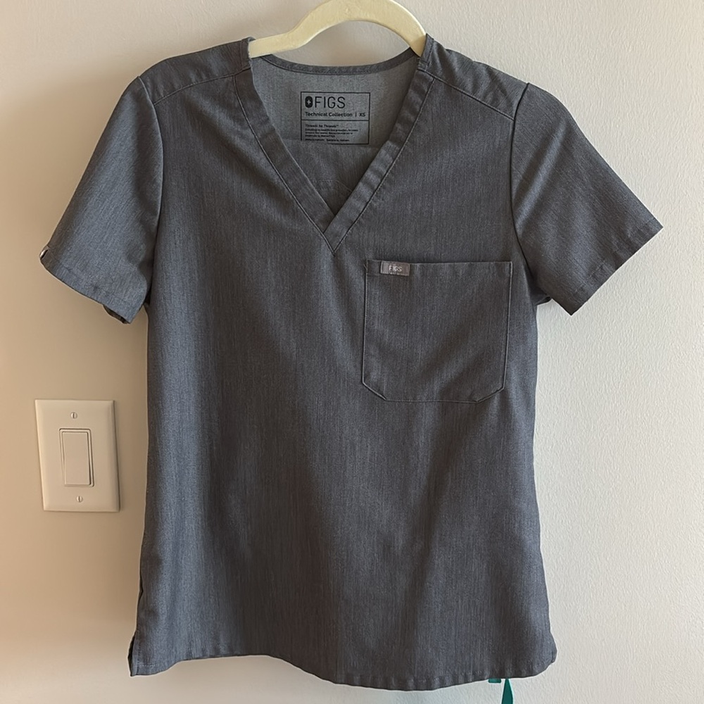 FIGS Catarina Scrub top- Graphite - XS